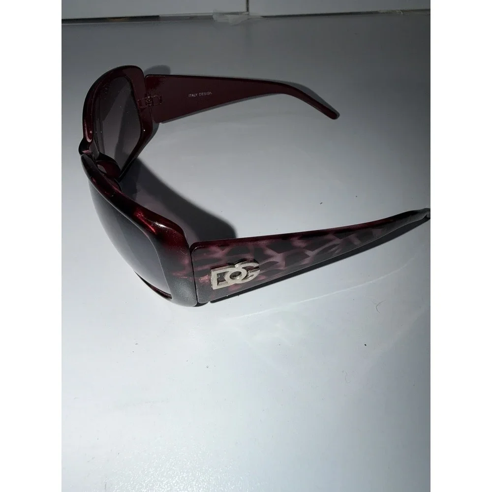 Y2K vintage Dolce & Gabbana sunglasses Burgundy Silver Tone Hardware Logo Giraff